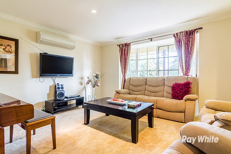 Photo - 12 Dean Court, Cranbourne West VIC 3977 - Image 2