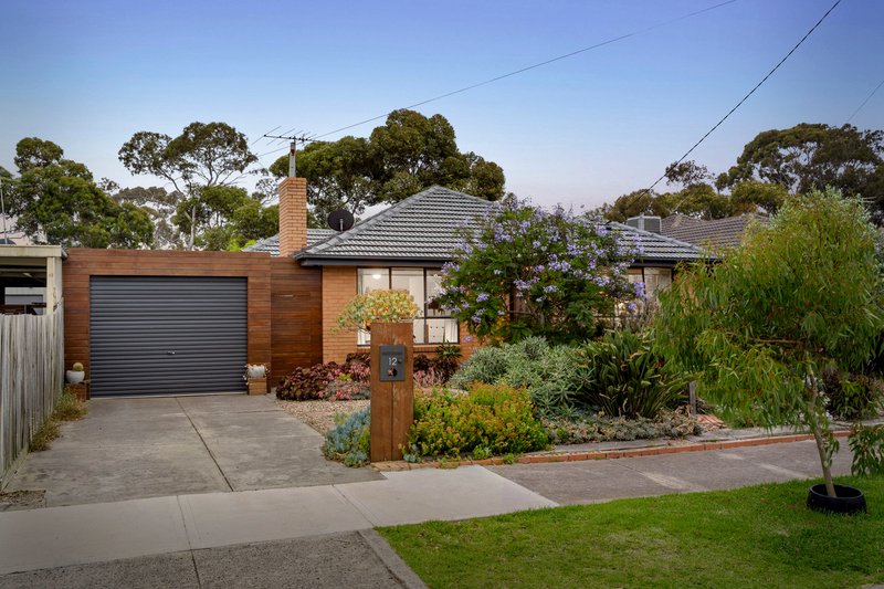 Photo - 12 Deavey Court, Altona VIC 3018 - Image 1