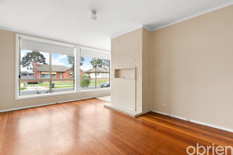 Photo - 12 Deborah Street, Werribee VIC 3030 - Image 2