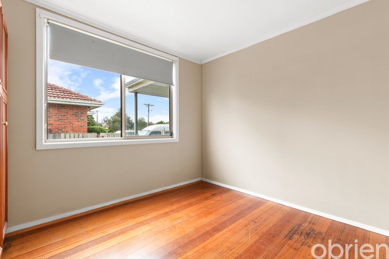 Photo - 12 Deborah Street, Werribee VIC 3030 - Image 6
