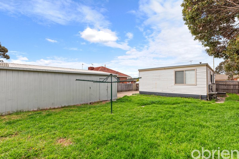 Photo - 12 Deborah Street, Werribee VIC 3030 - Image 8