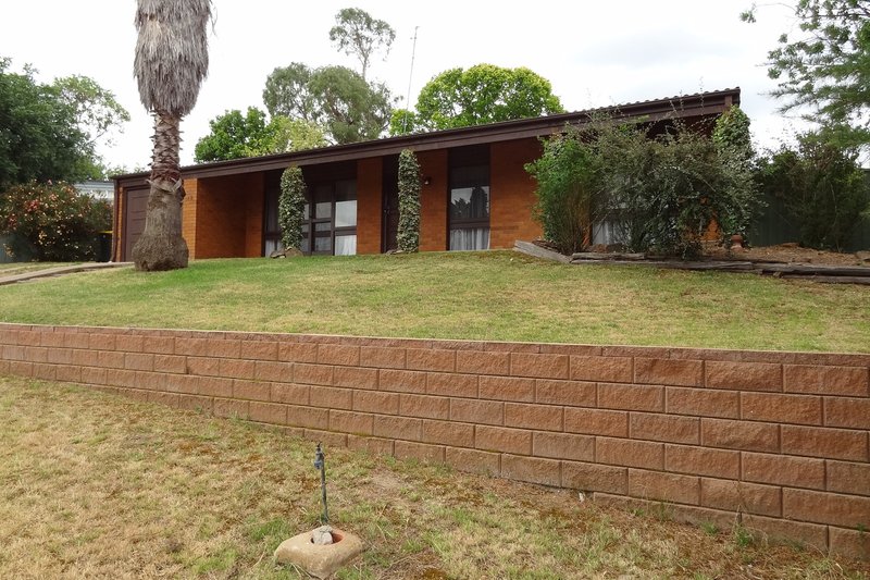 Photo - 12 Declouett Place, Bathurst NSW 2795 - Image 3