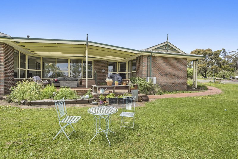 Photo - 12 Degraves Court, Kyneton VIC 3444 - Image 11