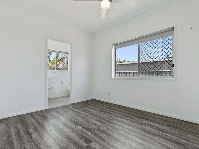 Photo - 12 Dianthus Avenue, Banksia Beach QLD 4507 - Image 8