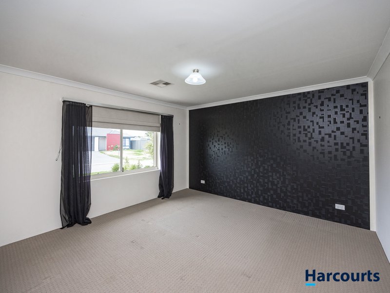 Photo - 12 Doochary Street, Bullsbrook WA 6084 - Image 4