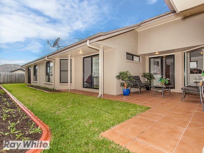 Photo - 12 Dotterel Crescent, North Lakes QLD 4509 - Image 11