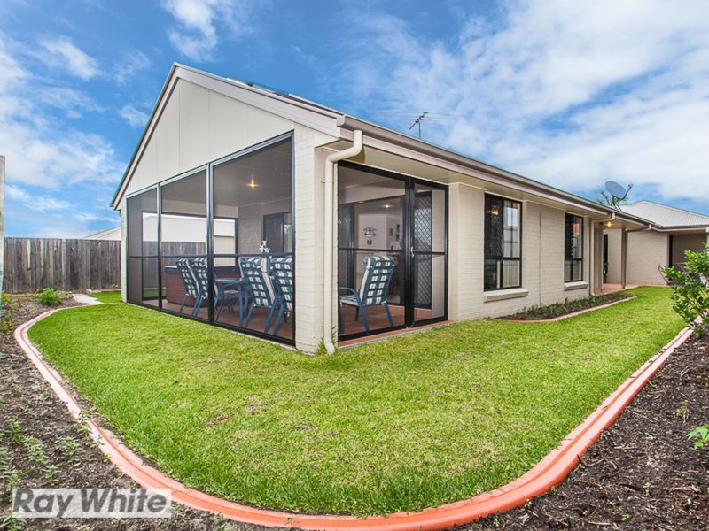 Photo - 12 Dotterel Crescent, North Lakes QLD 4509 - Image 12