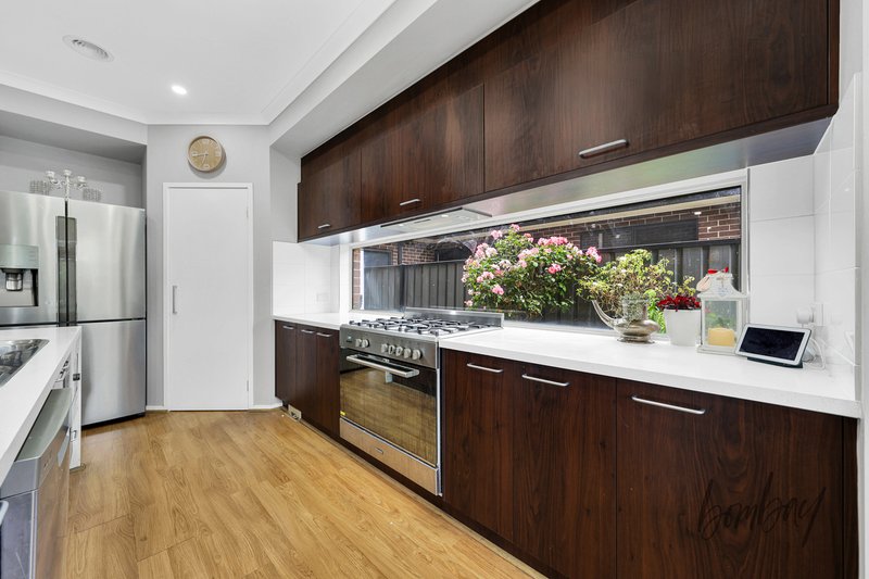 Photo - 12 Doughty Road, Craigieburn VIC 3064 - Image 4