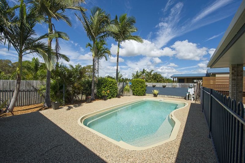 Photo - 12 Douglas Street, Tannum Sands QLD 4680 - Image 11