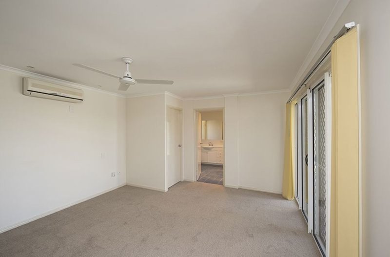 Photo - 12 Douglas Street, Tannum Sands QLD 4680 - Image 14