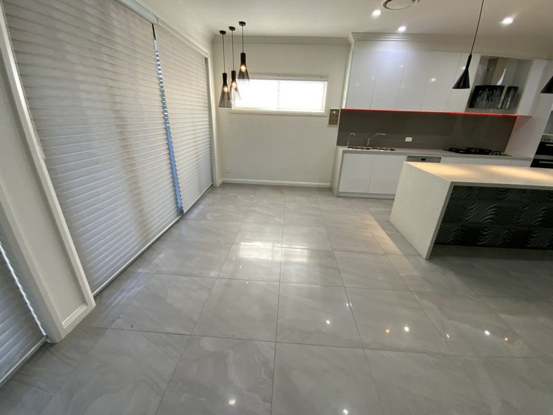 Photo - 12 Dromedary Place, , Macquarie Links NSW 2565 - Image 2