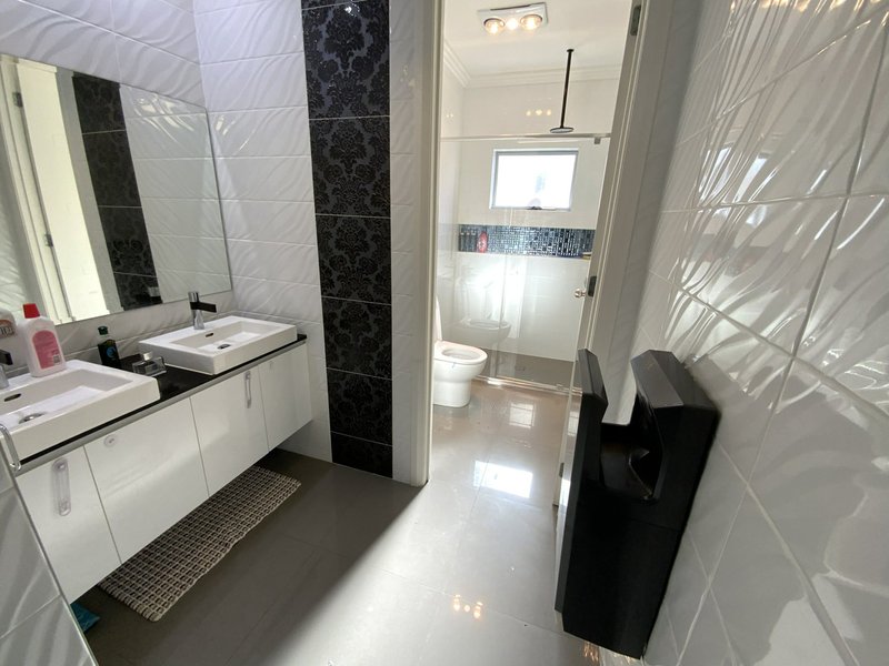 Photo - 12 Dromedary Place, , Macquarie Links NSW 2565 - Image 14