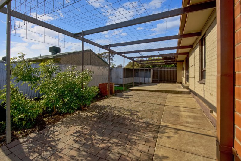 Photo - 12 Dulkara Avenue, Craigmore SA 5114 - Image 11