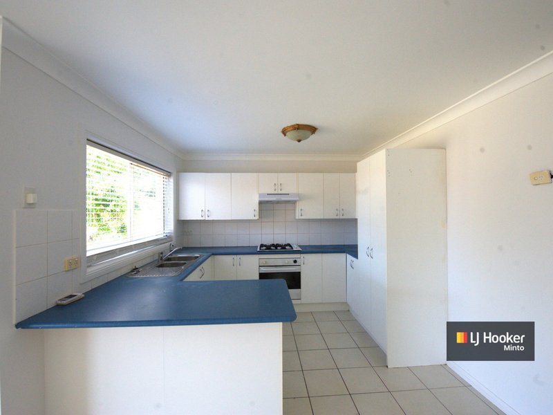 Photo - 12 Dunalley Street, West Hoxton NSW 2171 - Image 5