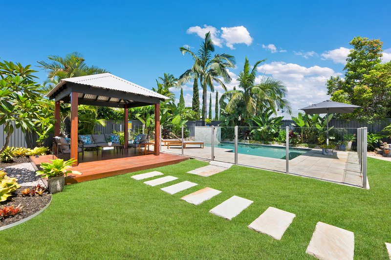 12 Dunbarton Avenue, Sorrento QLD 4217