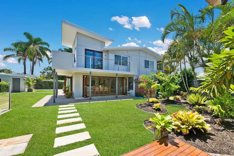 Photo - 12 Dunbarton Avenue, Sorrento QLD 4217 - Image 9