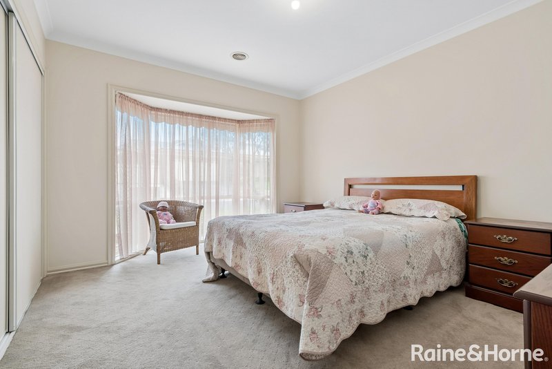 Photo - 12 Duncraig Grove, Sunbury VIC 3429 - Image 13