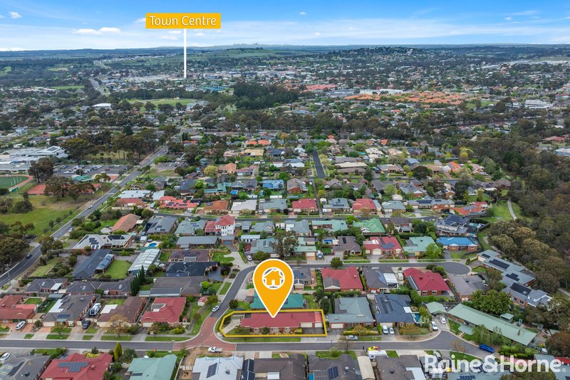 Photo - 12 Duncraig Grove, Sunbury VIC 3429 - Image 24