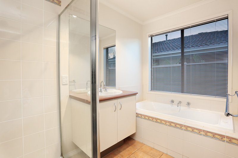 Photo - 12 Dunkirk Drive, Point Cook VIC 3030 - Image 14