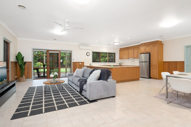 Photo - 12 Dunmow Crescent, Hamlyn Heights VIC 3215 - Image 5