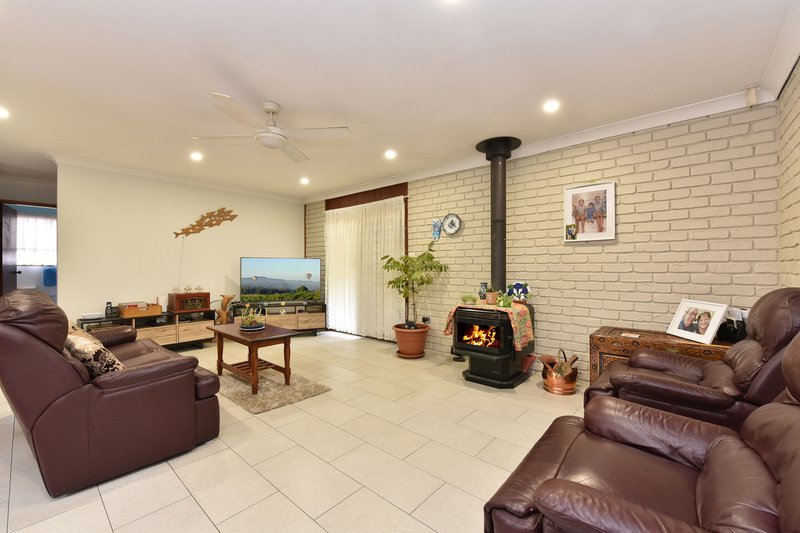 Photo - 12 Earswick Crescent, Buttaba NSW 2283 - Image 3