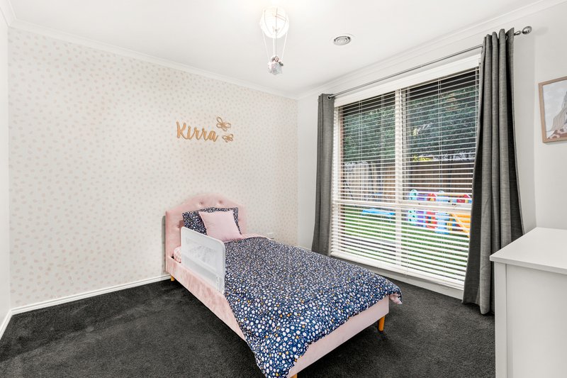 Photo - 12 Eastbury Court, Narre Warren South VIC 3805 - Image 7