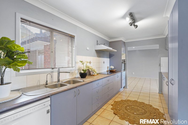 Photo - 12 Edgehill Crescent, Springwood QLD 4127 - Image 6