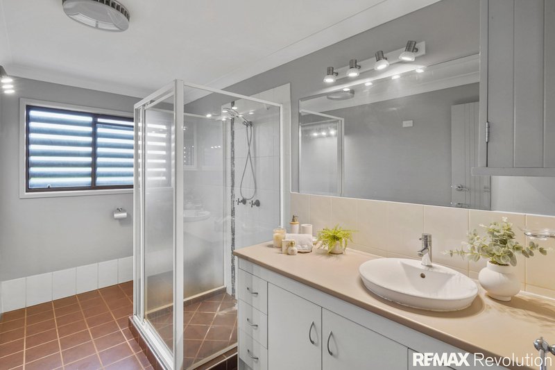 Photo - 12 Edgehill Crescent, Springwood QLD 4127 - Image 12
