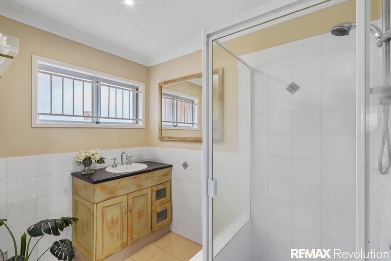 Photo - 12 Edgehill Crescent, Springwood QLD 4127 - Image 17
