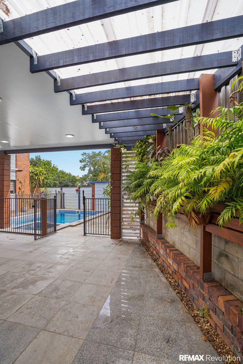 Photo - 12 Edgehill Crescent, Springwood QLD 4127 - Image 22