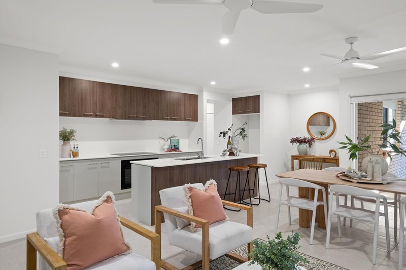 Photo - 12 Edgeview Way, Flinders View QLD 4305 - Image 2