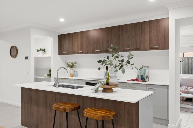 Photo - 12 Edgeview Way, Flinders View QLD 4305 - Image 4