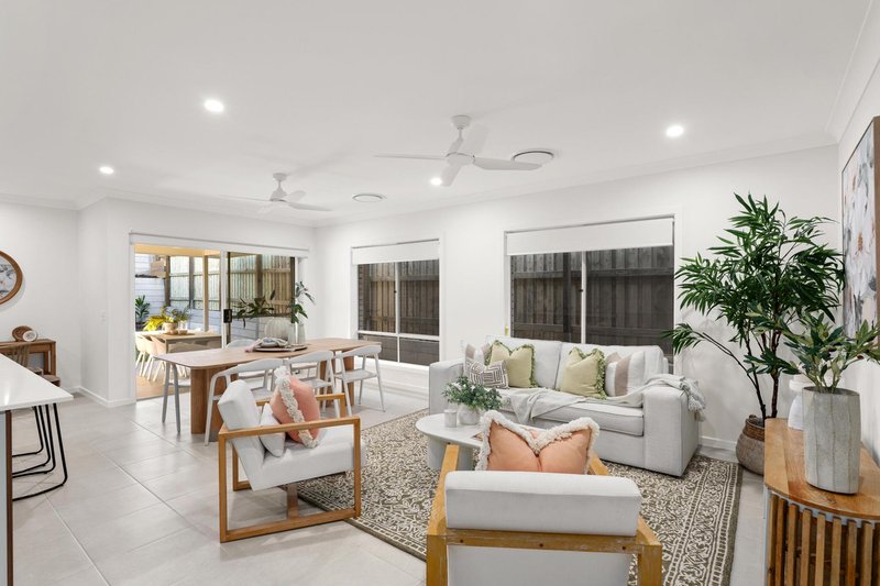 Photo - 12 Edgeview Way, Flinders View QLD 4305 - Image 7