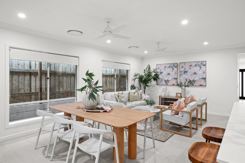 Photo - 12 Edgeview Way, Flinders View QLD 4305 - Image 9