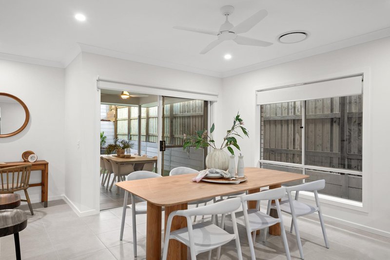 Photo - 12 Edgeview Way, Flinders View QLD 4305 - Image 11