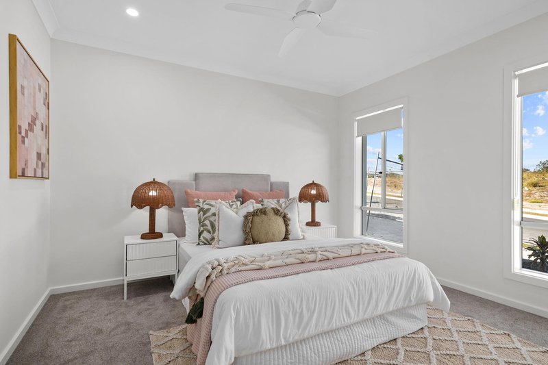 Photo - 12 Edgeview Way, Flinders View QLD 4305 - Image 13