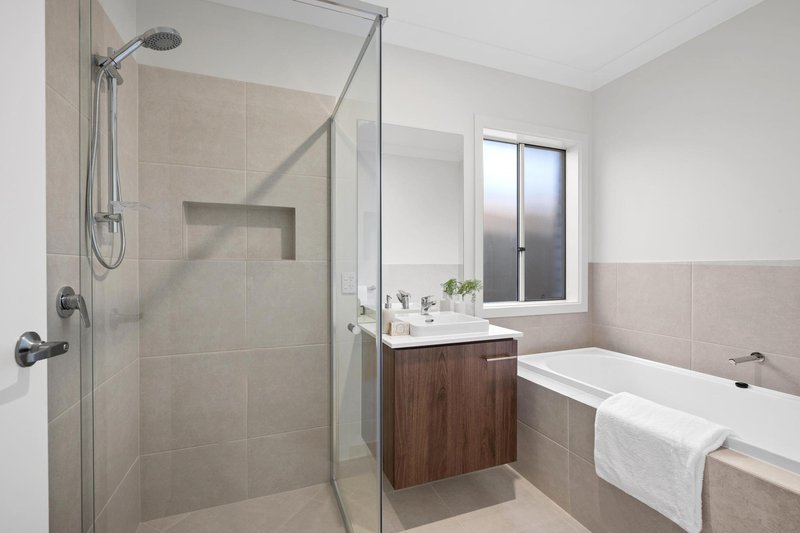 Photo - 12 Edgeview Way, Flinders View QLD 4305 - Image 19