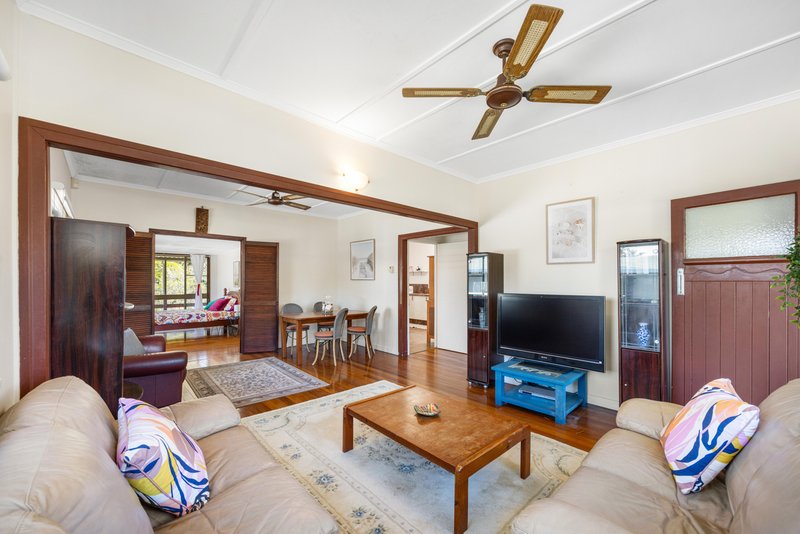 Photo - 12 Edmund Street, Moffat Beach QLD 4551 - Image 7