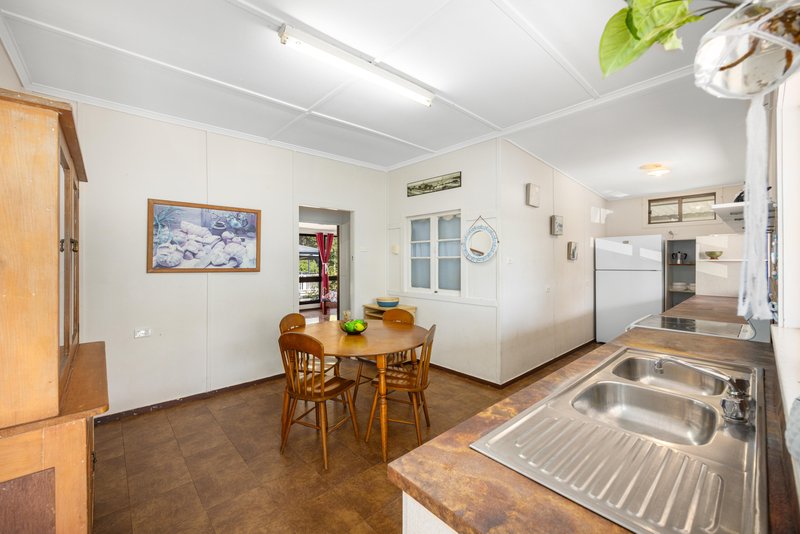 Photo - 12 Edmund Street, Moffat Beach QLD 4551 - Image 9