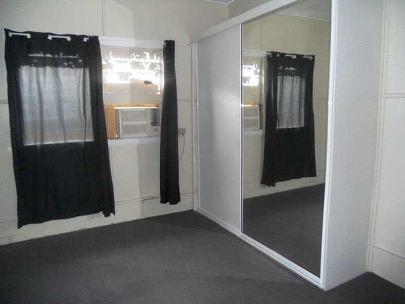 Photo - 12 Eleventh Avenue, Mount Isa QLD 4825 - Image 7