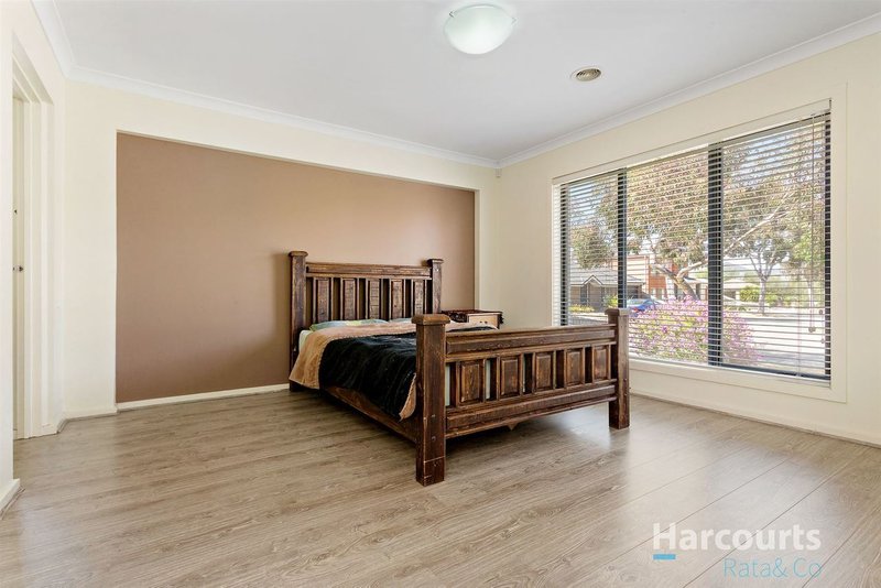 Photo - 12 Elite Way, South Morang VIC 3752 - Image 5