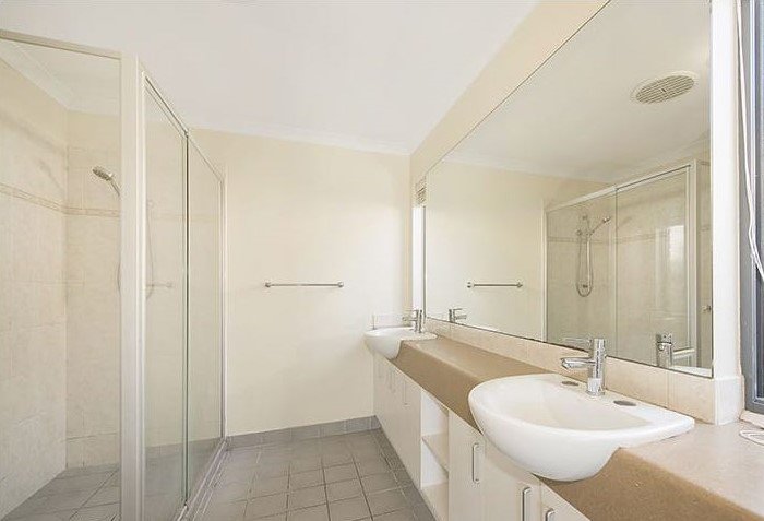 Photo - 12 Elite Way, South Morang VIC 3752 - Image 4