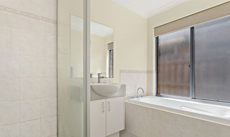 Photo - 12 Elite Way, South Morang VIC 3752 - Image 9