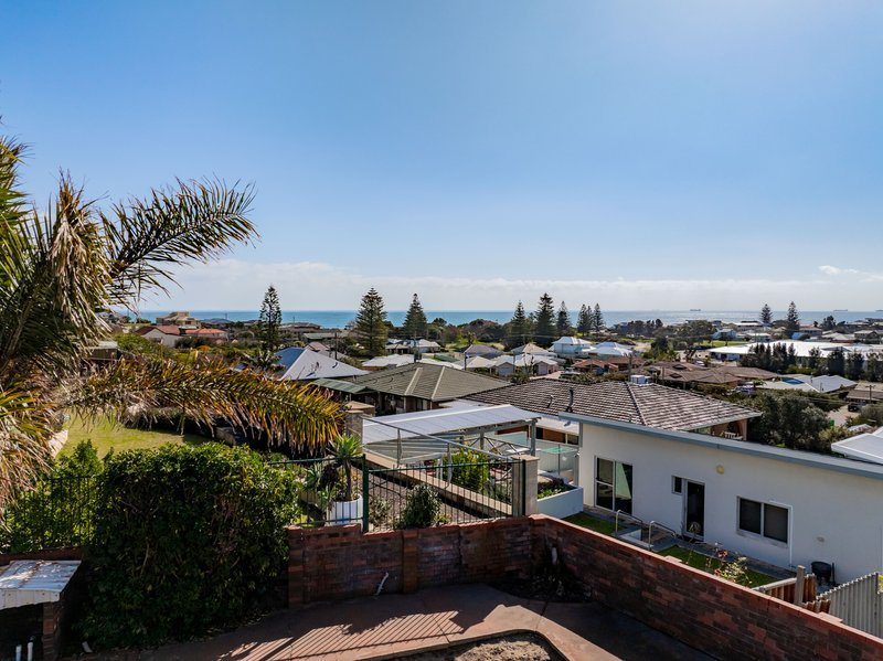 Photo - 12 Elizabeth Crescent, South Bunbury WA 6230 - Image 2