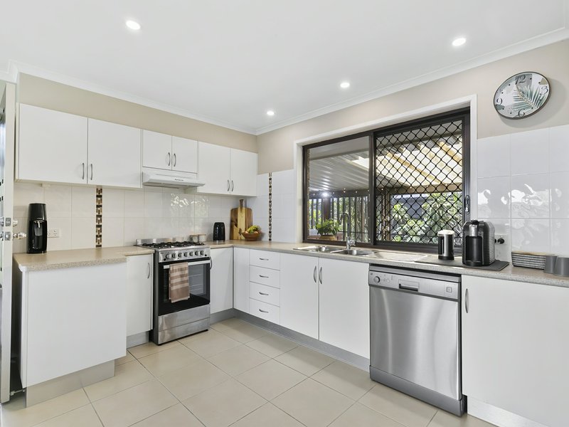 Photo - 12 Elizabeth Street, Beachmere QLD 4510 - Image 11