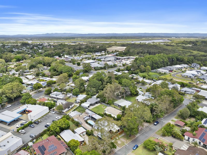 Photo - 12 Elizabeth Street, Beachmere QLD 4510 - Image 24