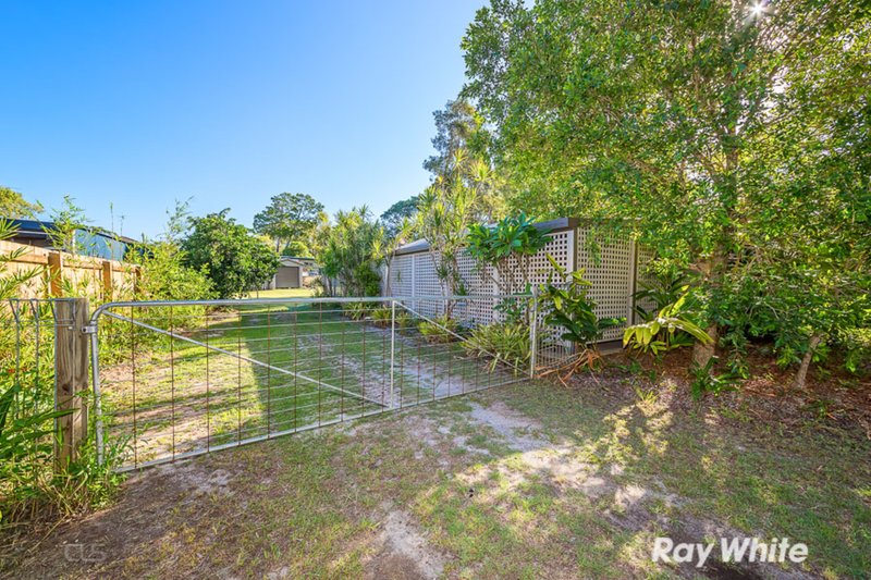 Photo - 12 Elizabeth Street, Beachmere QLD 4510 - Image 2