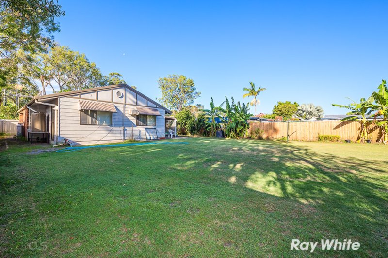 Photo - 12 Elizabeth Street, Beachmere QLD 4510 - Image 12