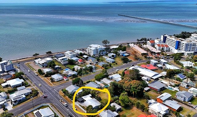 12 Elizabeth Street, Urangan QLD 4655