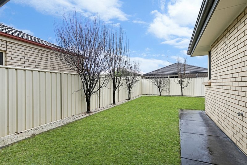 Photo - 12 Ellada Court, Munno Para West SA 5115 - Image 17